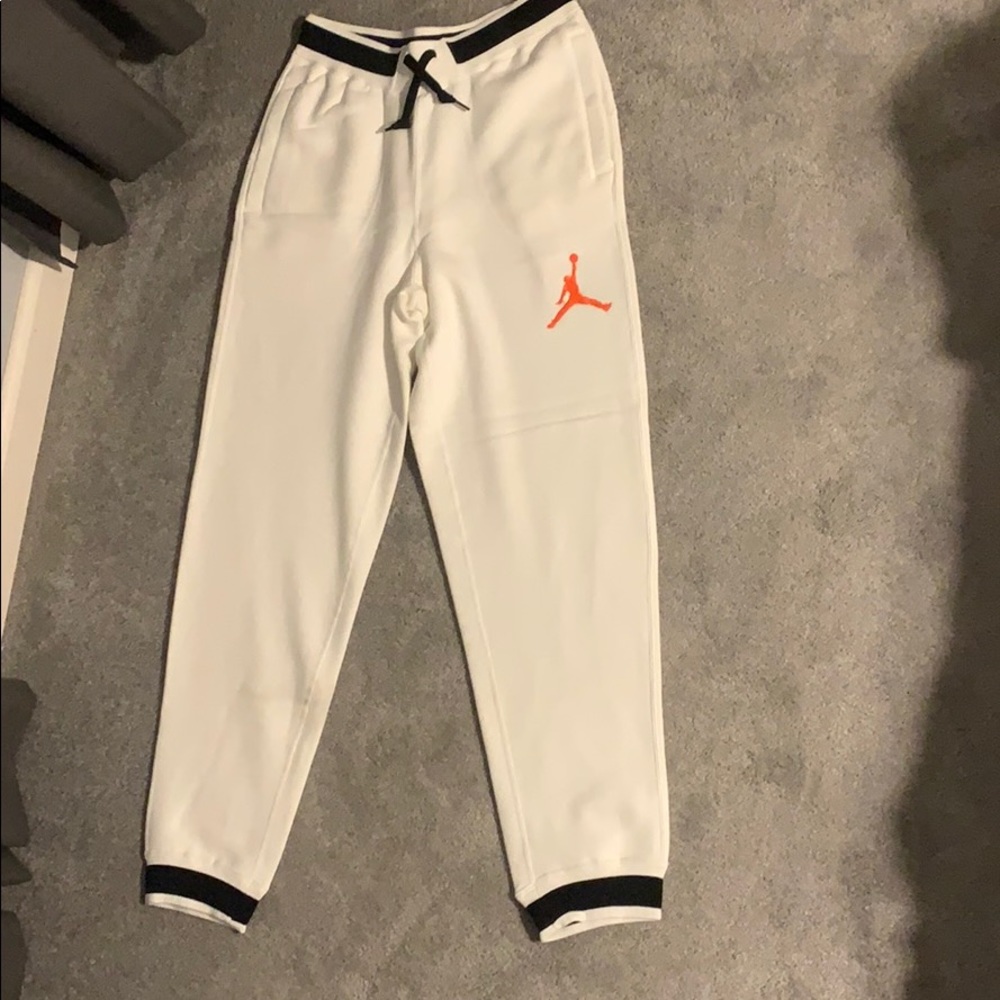 BRAND NEW JORDAN JOGGERS